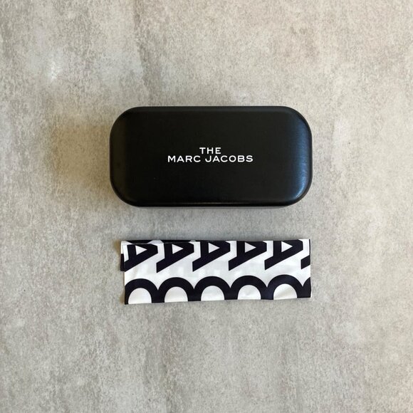 Marc Jacobs Sunglasses Case With Cleaning Cloth Black Hardcover Oversized NEW - Picture 15 of 16